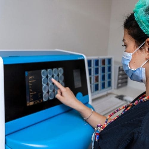 Mengenal Time Lapse Incubators dalam Program Bayi Tabung