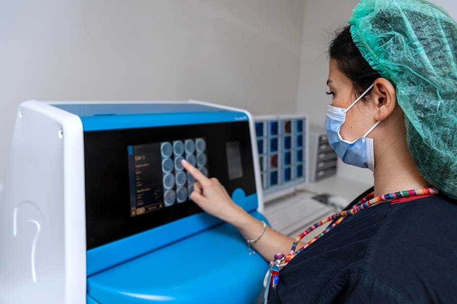 Mengenal Time Lapse Incubators dalam Program Bayi Tabung